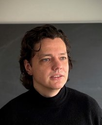 Headshot of Dr. Pascal Nieters